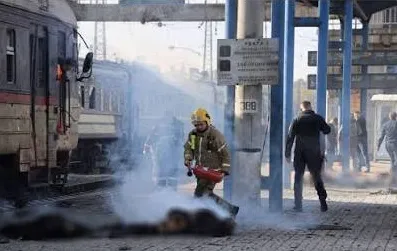 Ataque con dron ruso a estación de trenes en Ucrania deja 14 muertos