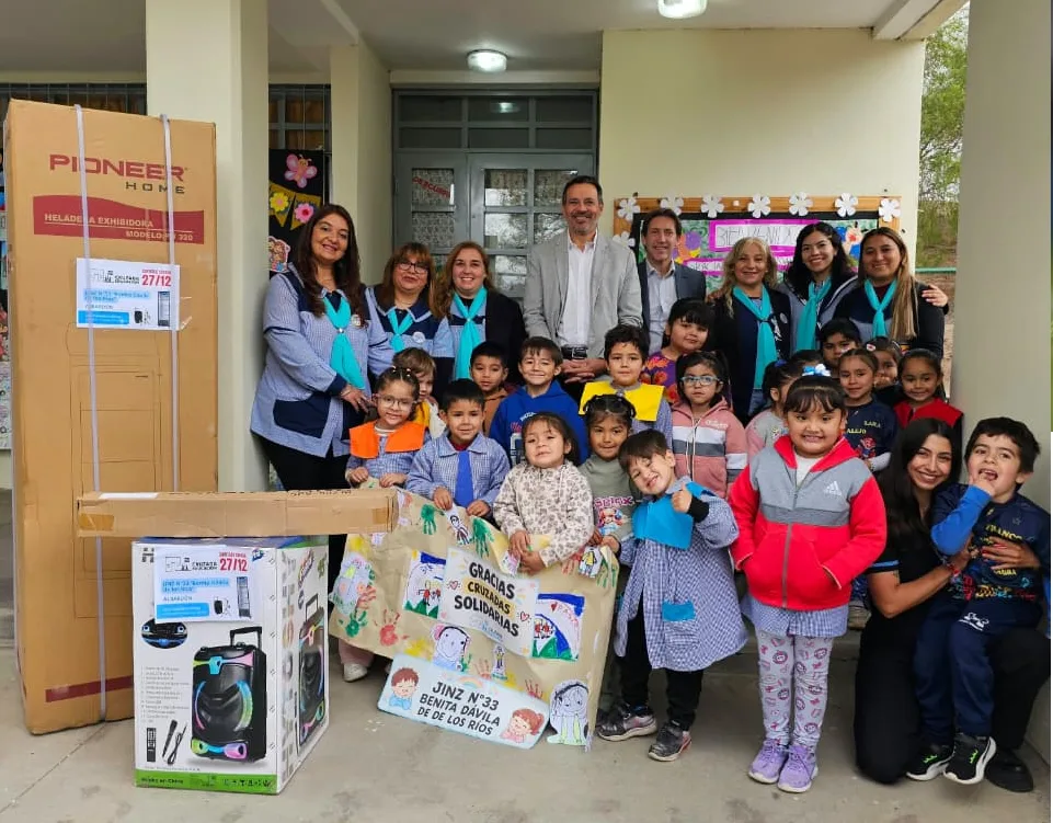 Entregaron equipamiento a jardines de infantes en tres departamentos