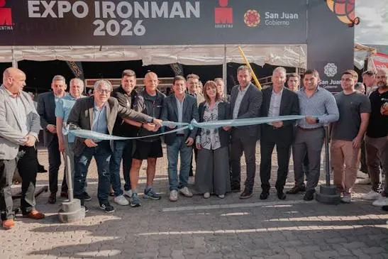 Inauguraron la Expo Ironman en el Teatro del Bicentenario con entrada gratuita