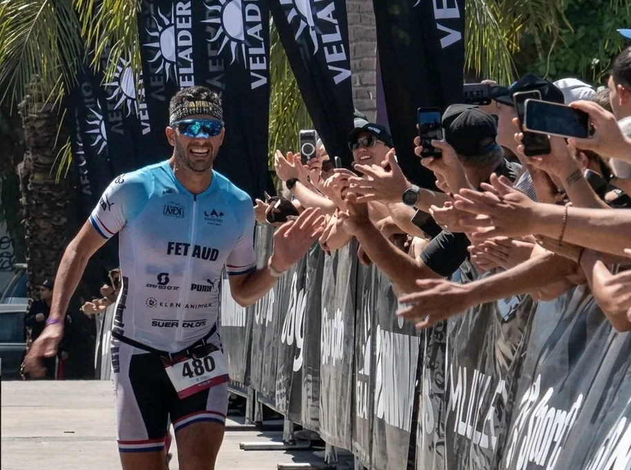 Gaëtan Fetaud y Lucila Merlo ganaron el Ironman 51.50 en San Juan