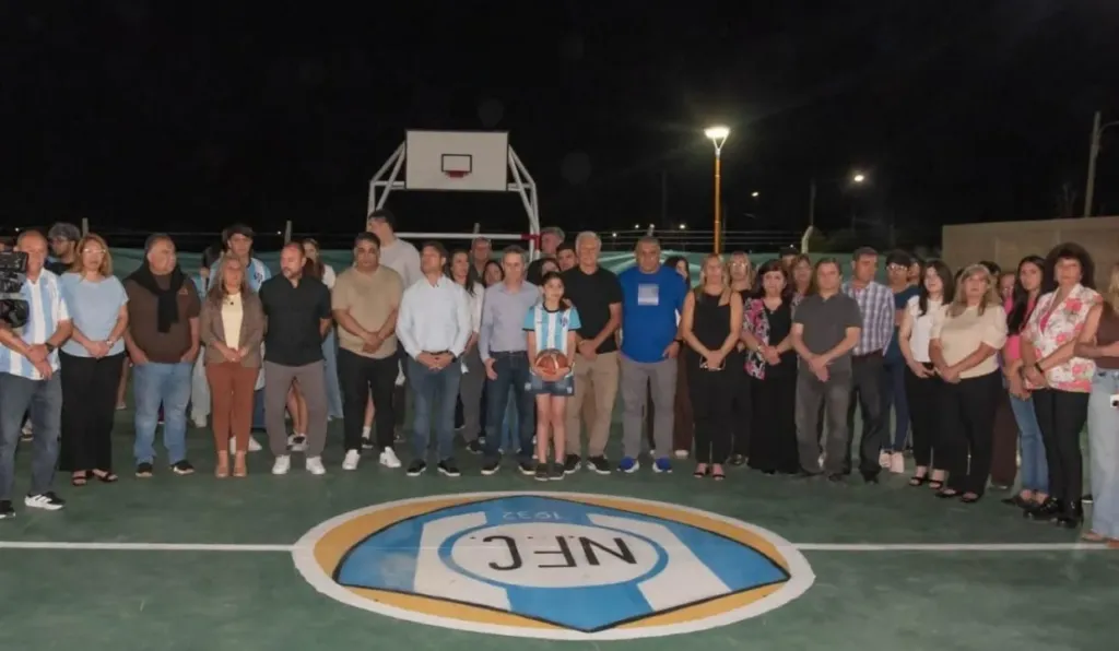 Inauguraron un polideportivo multiuso y entregaron materiales en el Club Nacional