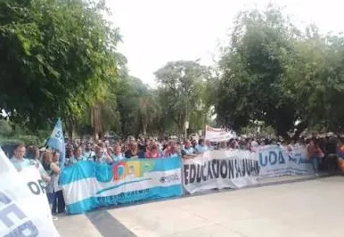 Alto acatamiento al paro docente en San Juan por la muerte de Nancy Godoy