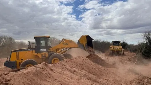 Avanzan las obras de encauzamiento y defensas en el río San Juan