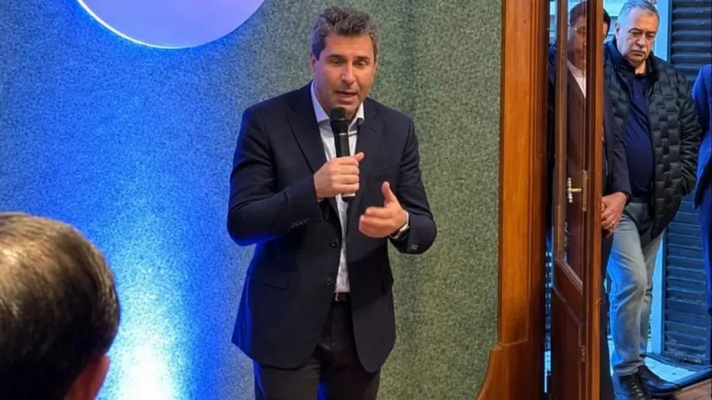 Sergio Uñac abrió su búnker político en Buenos Aires con la mira en 2027