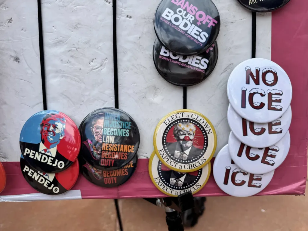 Votantes hispanos en EE.UU. muestran su descontento con Trump de cara a las elecciones legislativas